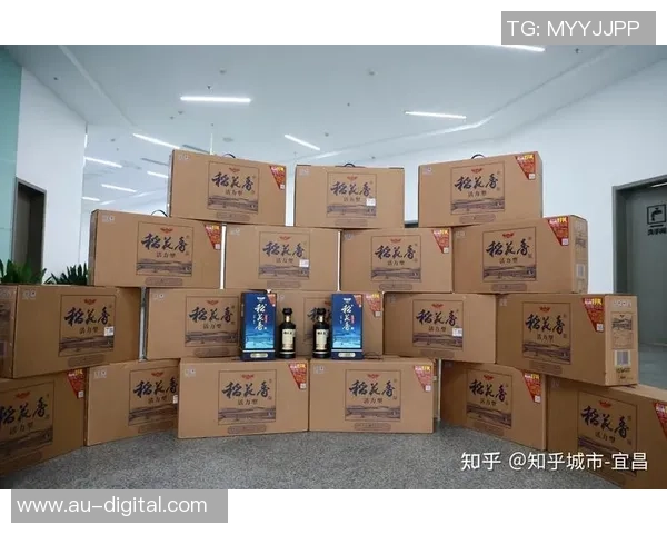 《全新足球明星卡通形象设计展现年轻球员的魅力与活力》